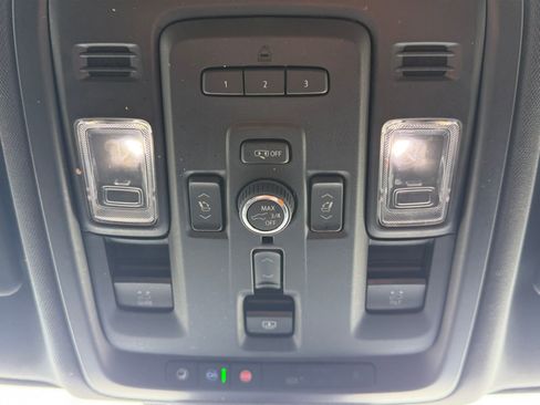 Used 2024 Chevrolet Suburban RST w/ Luxury Package image 24