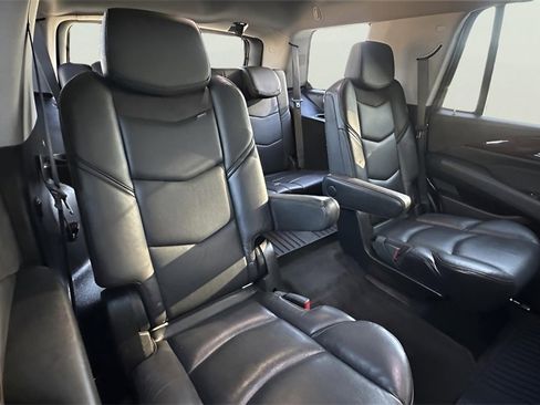 Used 2020 Cadillac Escalade Luxury image 29