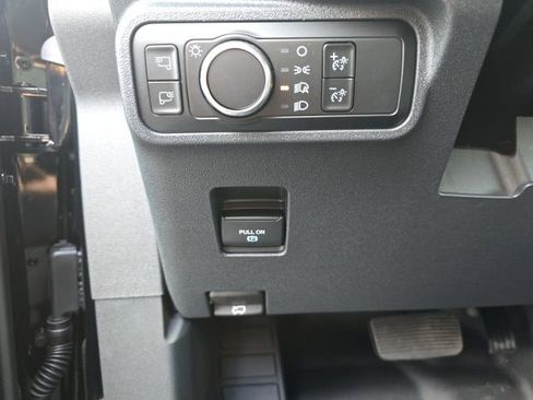 Used 2024 Ford Bronco Badlands image 11