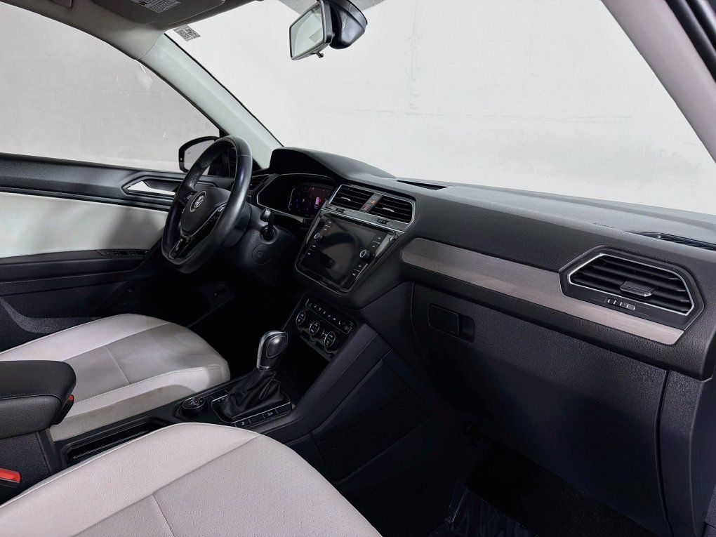 Used 2019 Volkswagen Tiguan SEL w/ 3rd Row Seat Package AWD/4WD image 28