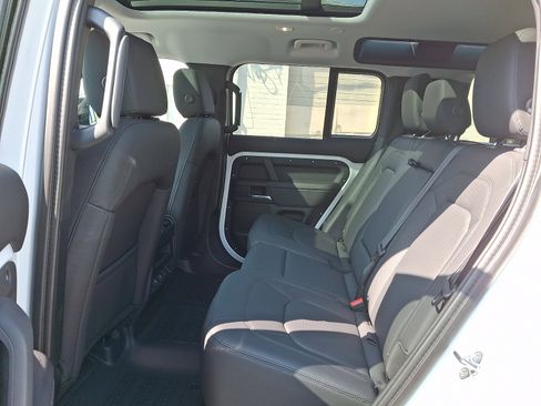 Used 2025 Land Rover Defender 110 S AWD/4WD image 5