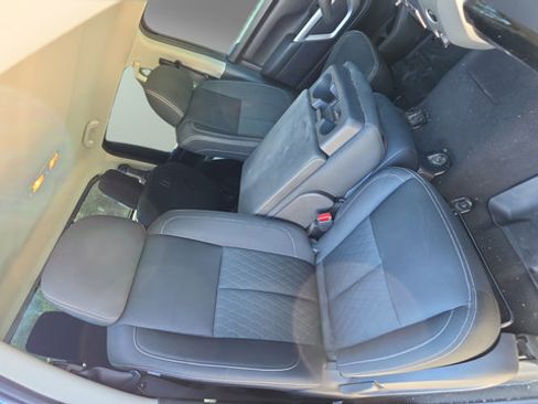 Used 2019 Nissan Titan SV AWD/4WD image 16