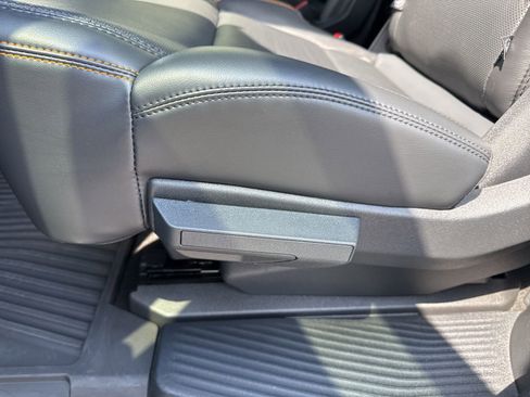 Used 2025 Ford Expedition Tremor AWD/4WD image 22