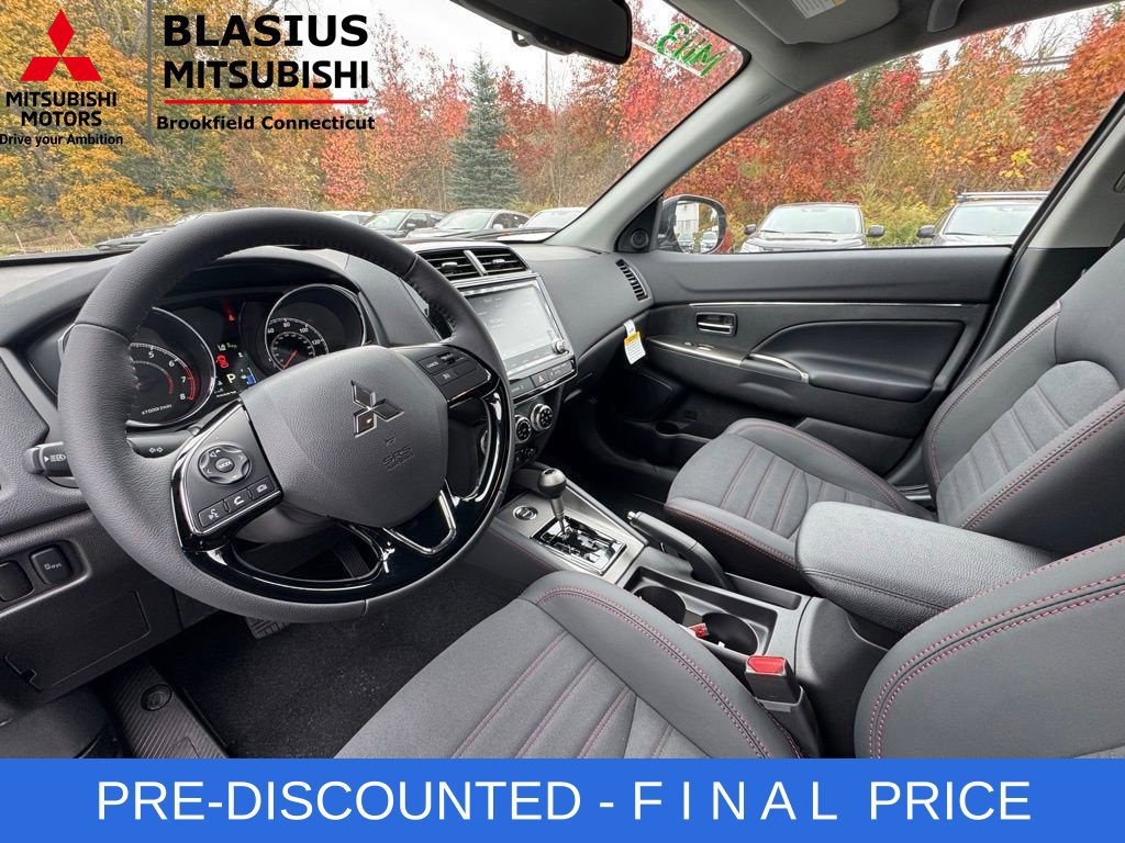 Used 2025 Mitsubishi Outlander Sport SE AWD/4WD image 12