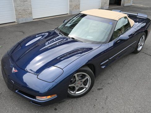 Used 2000 Chevrolet Corvette Convertible w/ Memory Pkg RWD image 19