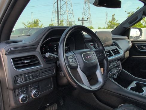 Used 2022 GMC Yukon XL SLT w/ SLT Premium Package AWD/4WD image 11