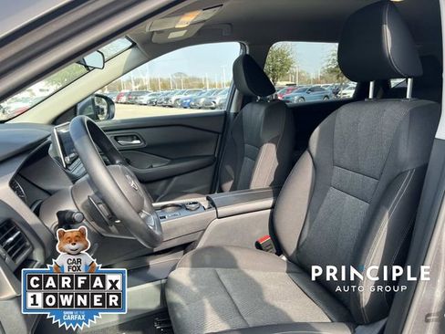Used 2024 Nissan Rogue SV image 15