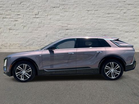 Used 2026 Cadillac Lyriq Luxury AWD/4WD image 2