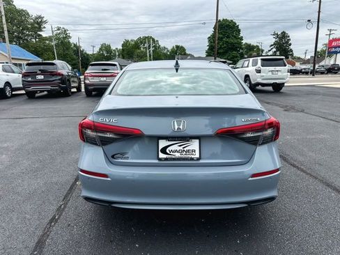Used 2022 Honda Civic Touring image 6
