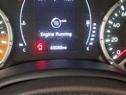 Used 2017 Jeep Renegade Latitude w/ Popular Equipment Group image 13