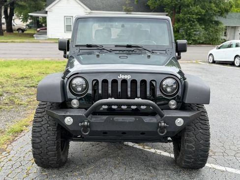 Used 2018 Jeep Wrangler Sport AWD/4WD image 2