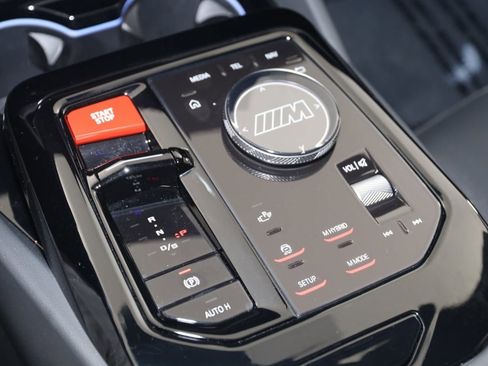 Used 2025 BMW M5 w/ Executive Package image 51