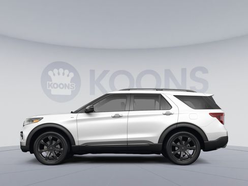 Used 2023 Ford Explorer ST w/ Equipment Group 401A AWD/4WD image 2
