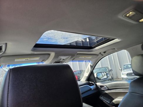 Used 2019 GMC Yukon SLT image 6