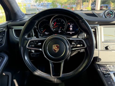 Used 2016 Porsche Macan Turbo AWD/4WD image 32
