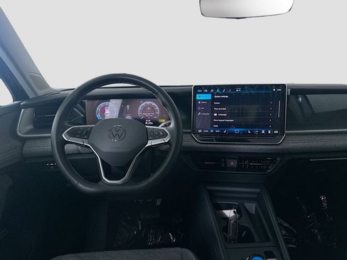 Certified 2025 Volkswagen Tiguan S FWD image 14