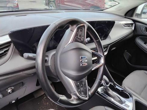 Used 2024 Buick Encore GX Preferred FWD image 8