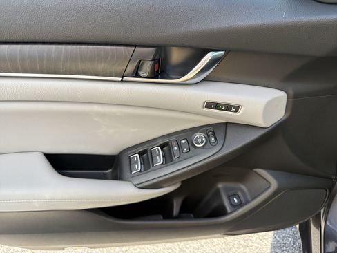 Used 2020 Honda Accord Touring image 19