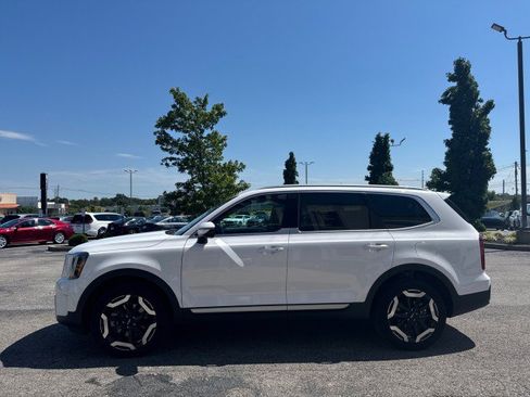 Used 2025 Kia Telluride S FWD image 16
