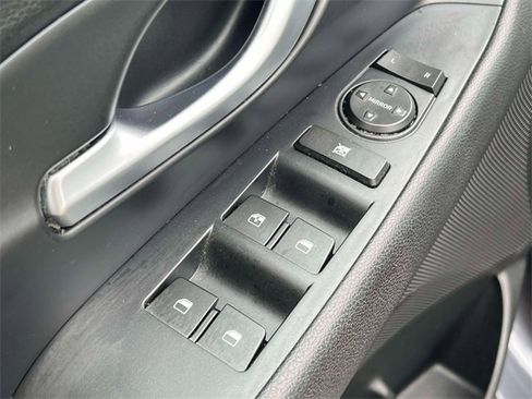 Used 2018 Hyundai Elantra GT Sport image 21