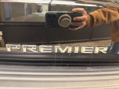 Used 2024 Chevrolet Tahoe Premier image 8