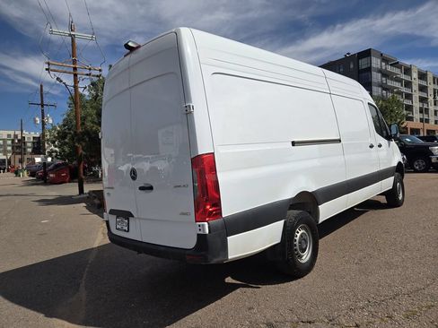 Used 2024 Mercedes-Benz Sprinter 2500 image 10