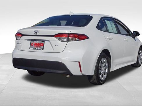 Used 2023 Toyota Corolla LE image 3