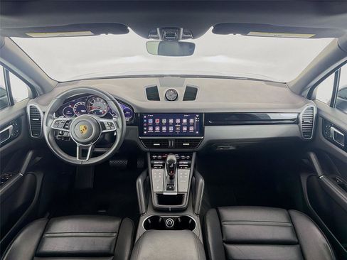 Certified 2023 Porsche Cayenne w/ Premium Package AWD/4WD image 16