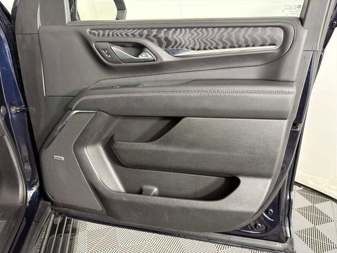 Used 2023 GMC Yukon Denali AWD/4WD image 12