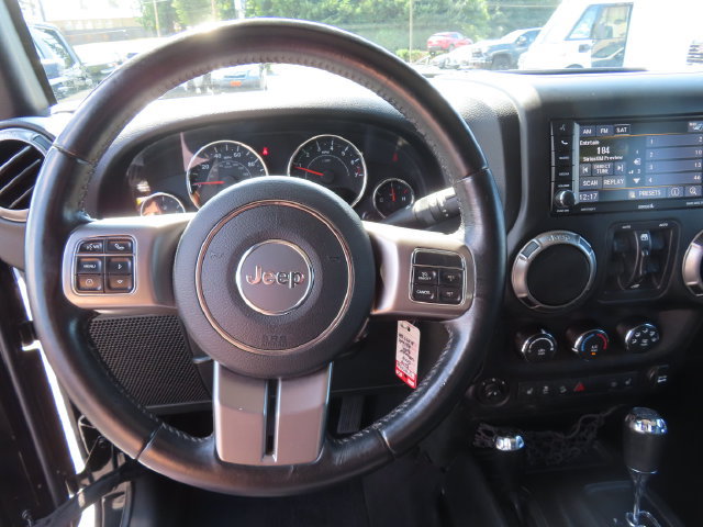 Used 2018 Jeep Wrangler Unlimited Sahara AWD/4WD image 15
