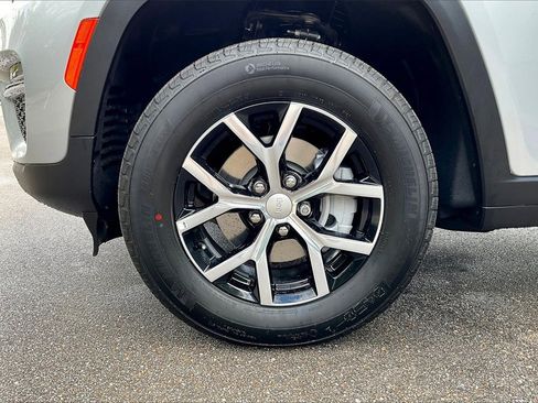 New 2025 Jeep Grand Cherokee Limited w/ Trailer Tow Package image 12