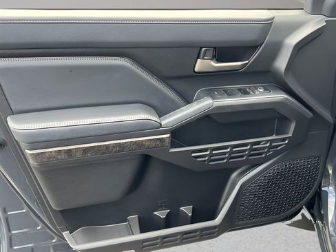 Certified 2025 Toyota Tacoma Limited AWD/4WD image 9