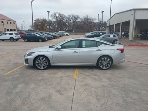 Used 2023 Nissan Altima 2.5 SL image 4