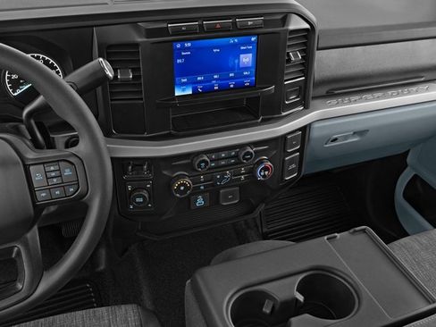 Used 2025 Ford F350 XLT image 9