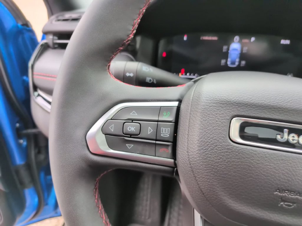 Used 2025 Jeep Compass Trailhawk w/ Trailhawk Elite Group AWD/4WD image 21