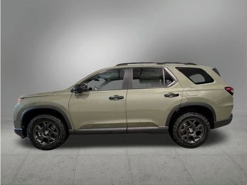 New 2026 Honda Pilot TrailSport image 2