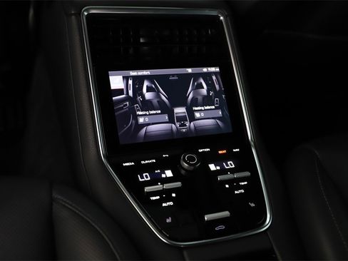 Used 2021 Porsche Panamera 4S image 21