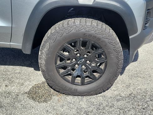 Used 2024 Chevrolet Colorado Trail Boss w/ Technology Package AWD/4WD image 37
