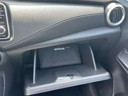 Used 2020 Nissan Versa S FWD image 18