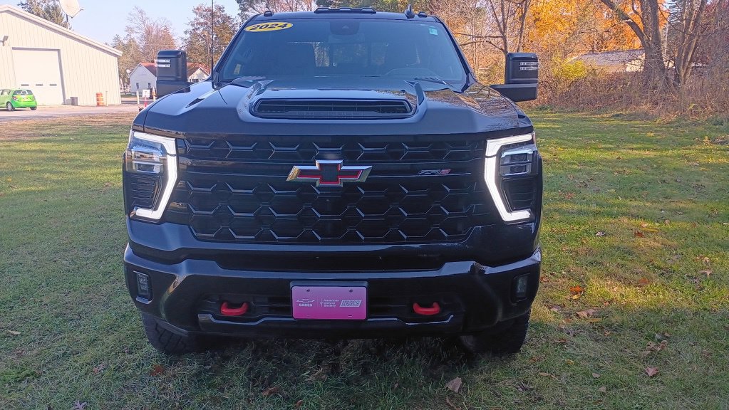 Used 2024 Chevrolet Silverado 2500 ZR2 AWD/4WD image 2