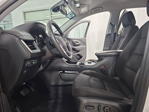 Used 2024 GMC Terrain SLE w/ Driver Convenience Package image 18