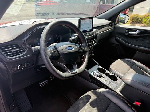 Used 2024 Ford Escape ST-Line FWD image 12