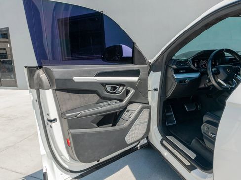 Used 2019 Lamborghini Urus AWD/4WD image 69
