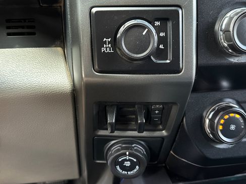 Used 2022 Ford F250 XLT w/ Black Appearance Package AWD/4WD image 24