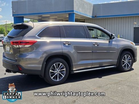 Used 2022 Toyota RAV4 LE FWD image 3