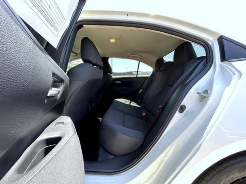 Used 2020 Toyota Corolla LE FWD image 19