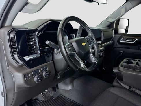 Used 2024 Chevrolet Silverado 2500 LT w/ Convenience Package AWD/4WD image 9