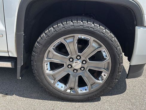 Used 2017 GMC Sierra 1500 Denali w/ Denali Ultimate Package AWD/4WD image 14