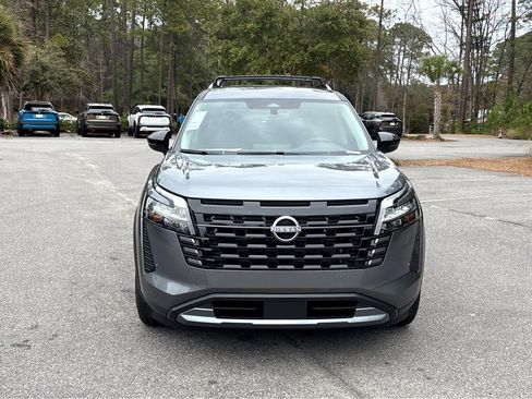 New 2026 Nissan Pathfinder SL image 2