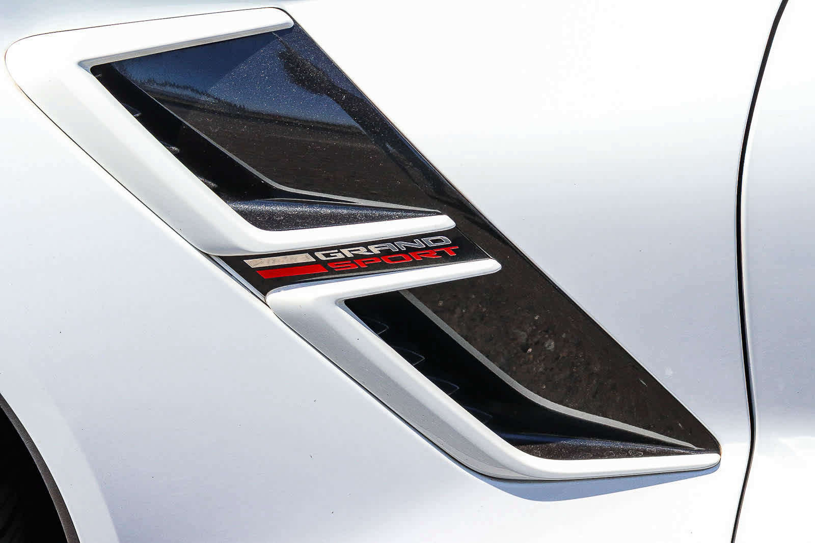 Used 2019 Chevrolet Corvette Grand Sport RWD image 17